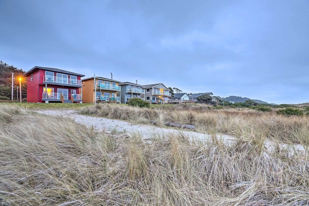 Waldport Escape - Sanderling Sea Cottages, Unit 8 view 3