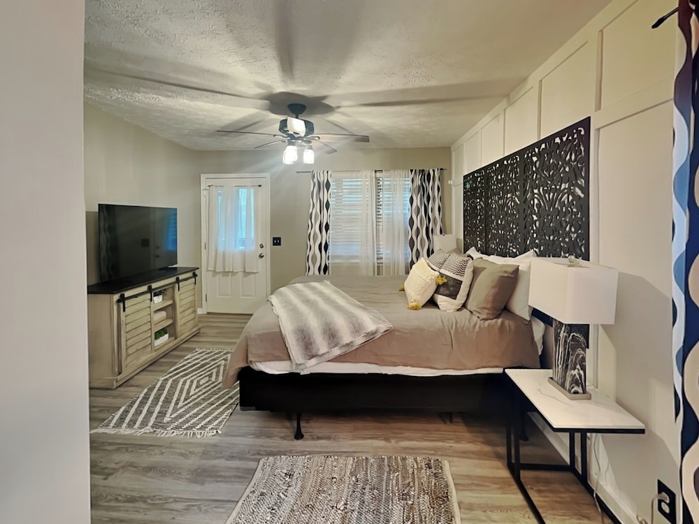 Hilltop Hideaway by Jackson Mountain Rentals