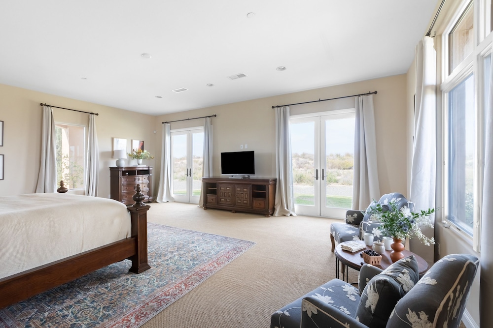 Palazzo Del Sol By Avantstay Breathtaking Home w Mountain Views Hot Tub