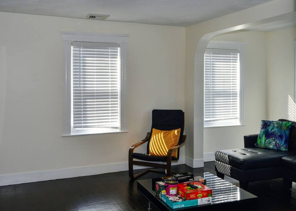 Modern Three Bedroom Condo - Near Boston