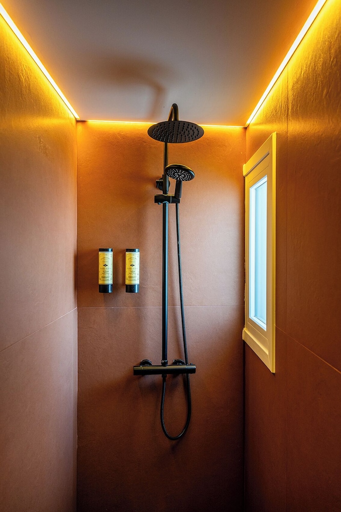 Qazris Suites