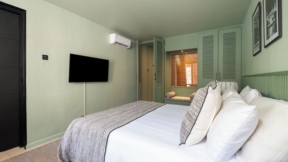 Villa Dreamora by Villa Finder
