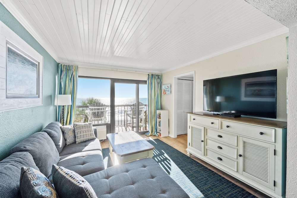 Savoy Grand Cayman by Elliott Realty view 4
