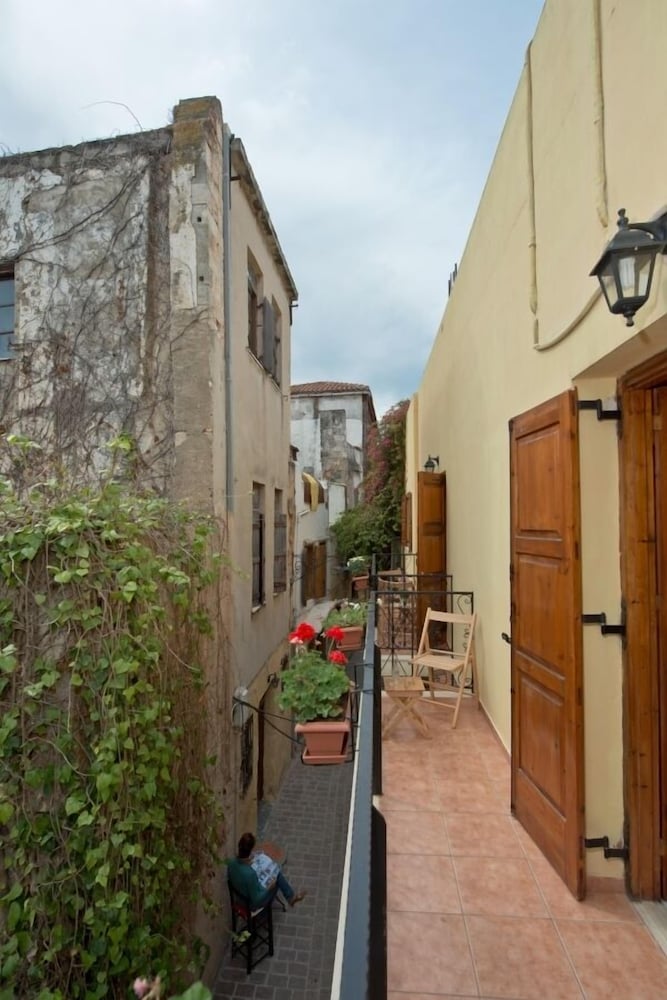 Katerina Traditional Rooms