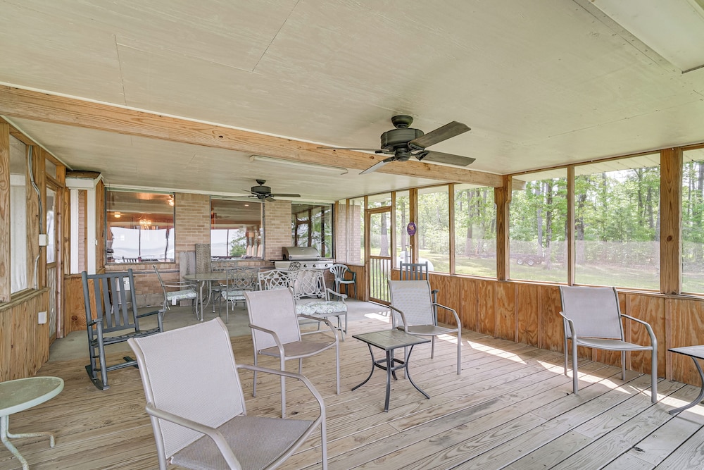 Lakefront Gem w/ Boat Dock & Fishing Pier in Many