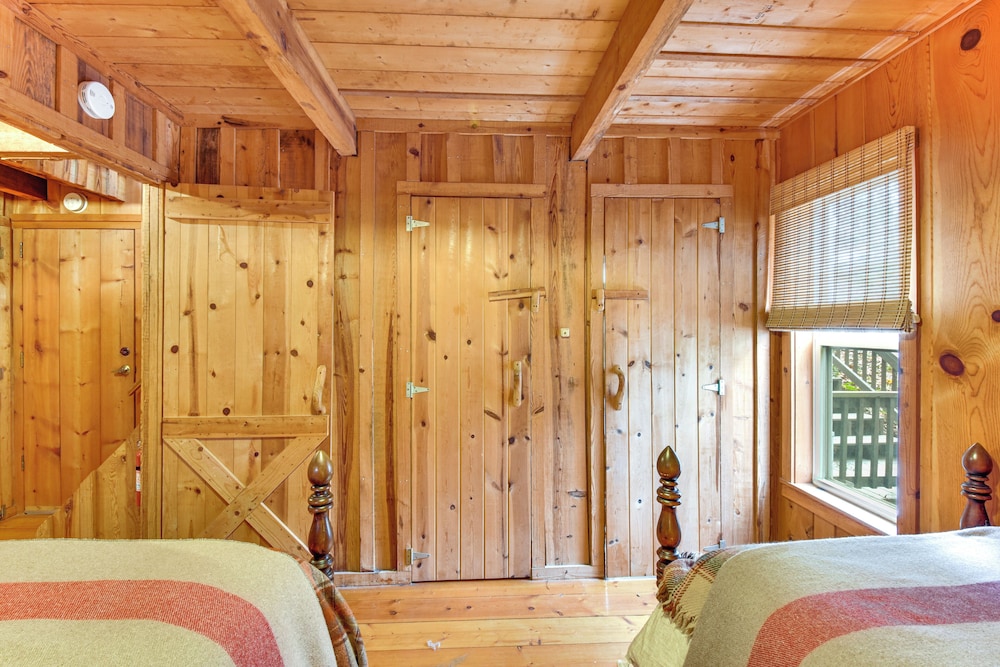 1 Mi to Beach: Lake Rabun Home w/ Carriage House
