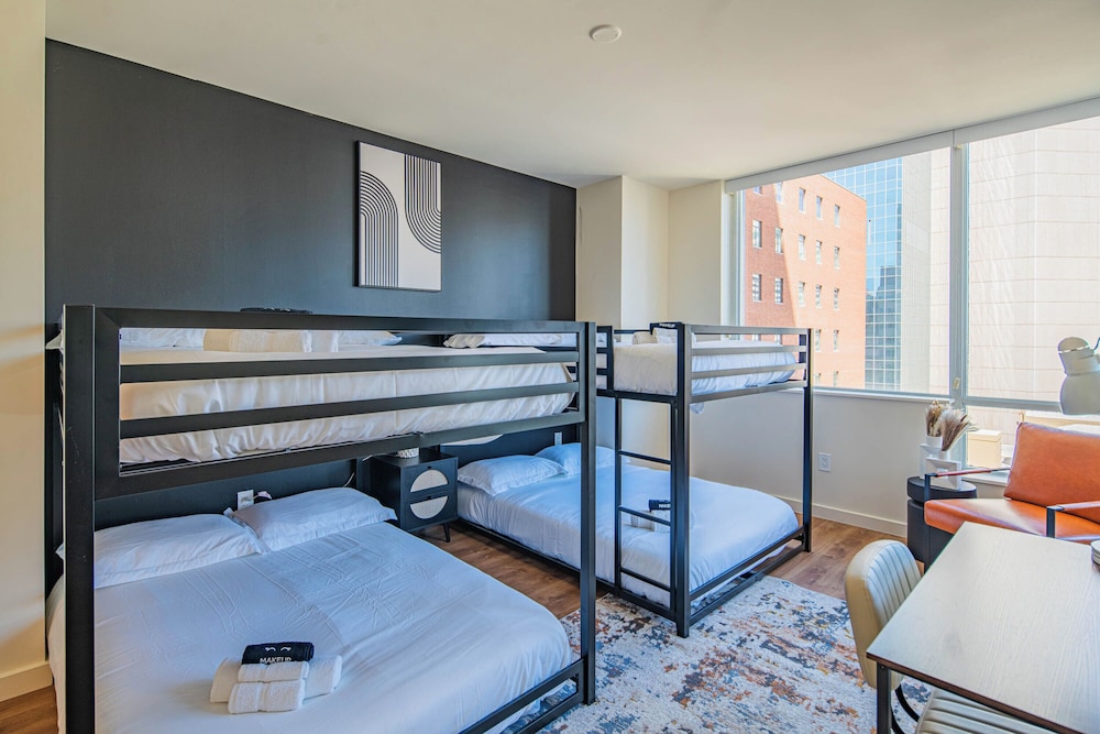 ROVE LIVING/KL - 44 Monroe