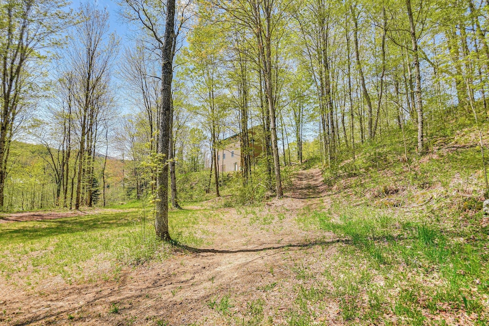 Fish, Hike & Ski: Spacious Family Escape in Eden
