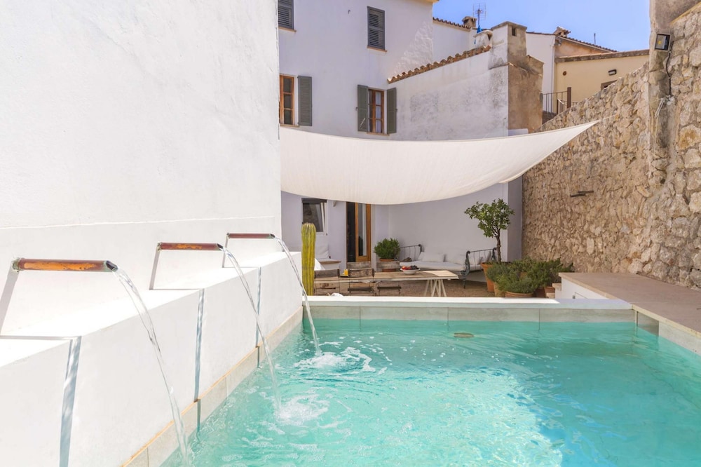 Casa Campomar by Vida Villas
