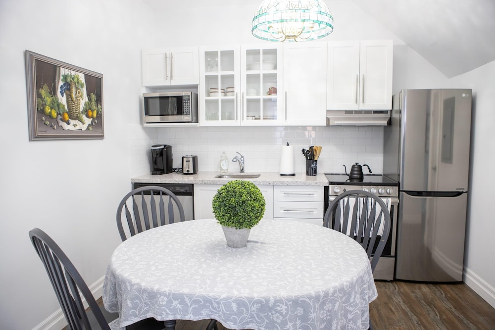 Modern Apt Neardowntown Ideal for Long Stays - U2