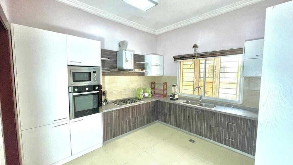 La Nice Apartment and Suites