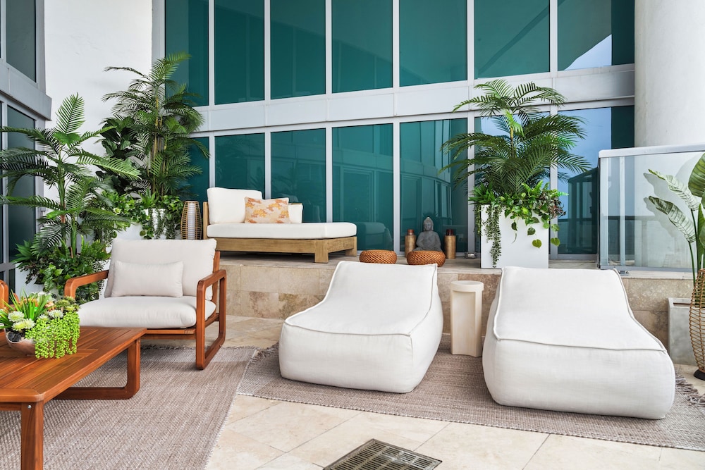 Luxury Vacation Rentals at The Setai by LRMB