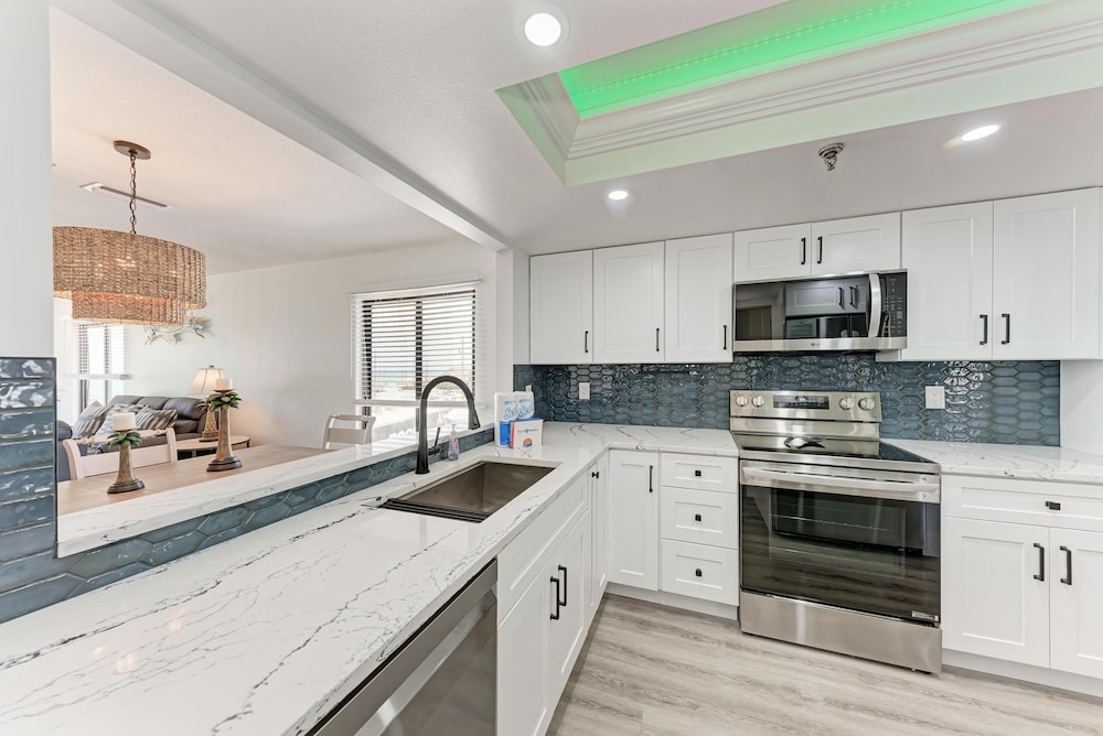 Anna Maria Island Beach Sands 202-private Beach Access-heated Pool