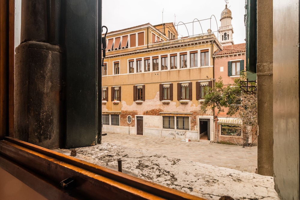 Ca' Barbo Romantic Apartment in Venice
