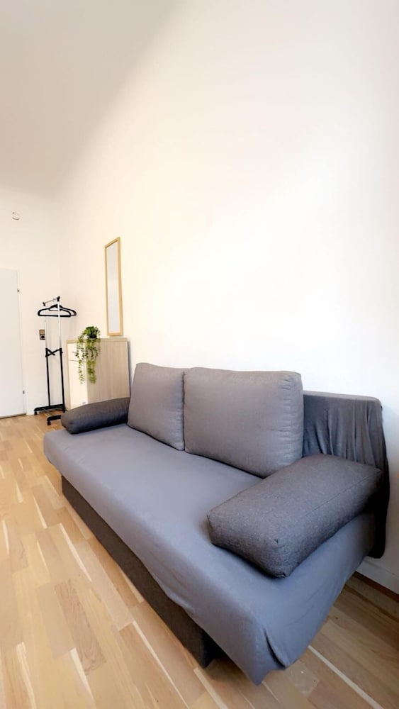 Modern Studio Close to Stadthalle