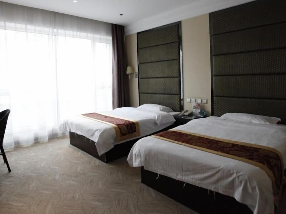 GreenTree Inn North WeiHai Station North International Bathing Beach Hotel