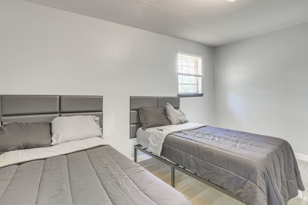 Pet-friendly Brent Home w/ Spacious & Fenced Yard! view 3