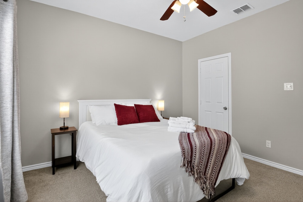 Game Day Getaway Near Texas A&m 4 Bedroom Home