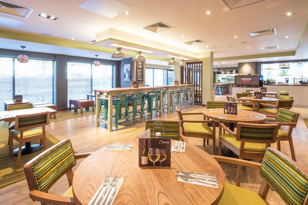Premier Inn Northampton Town Centre 5