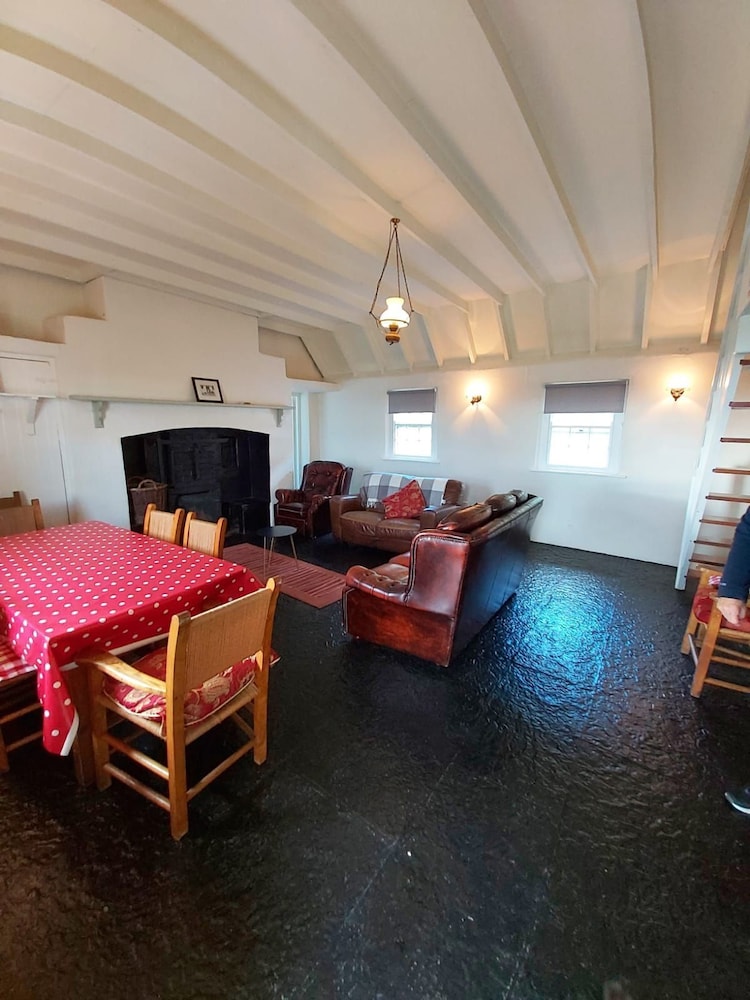 Corofin Lake Cottage No 4 view 3