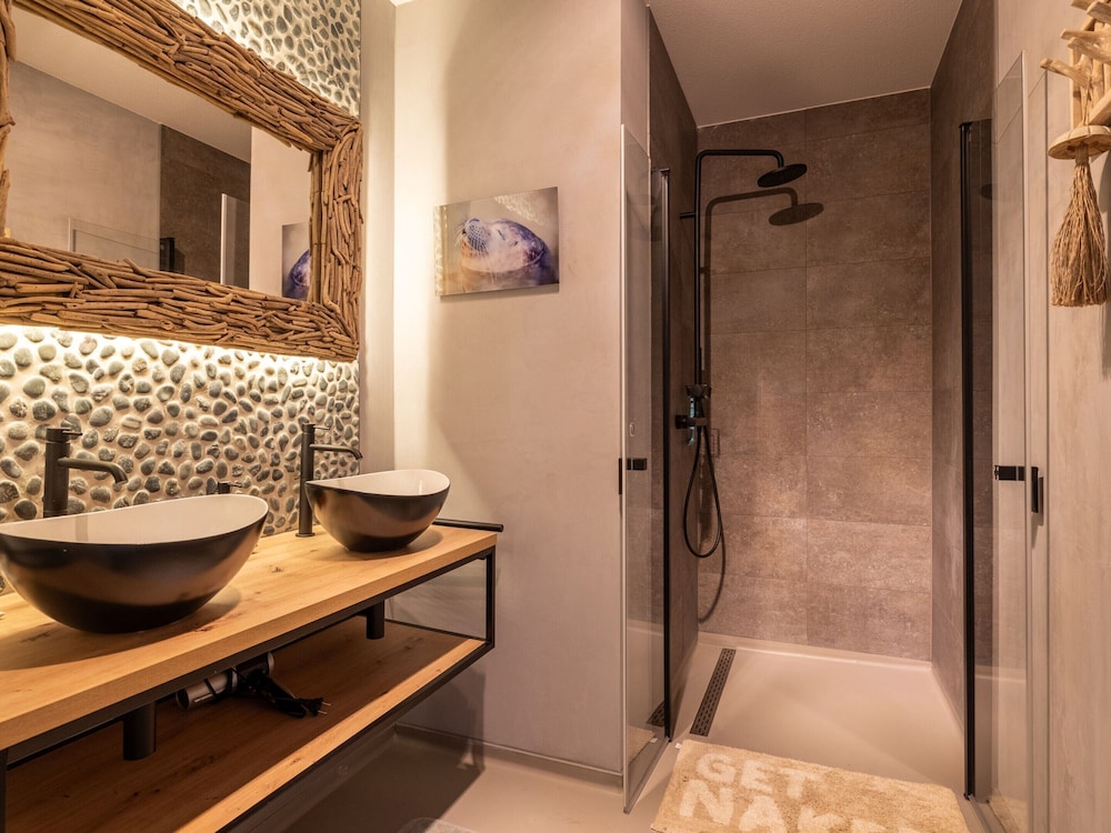 Apartment in Sint-annaland With Beach Access