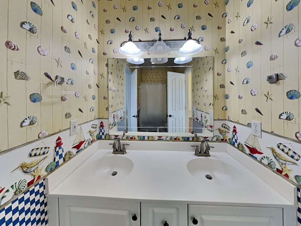 Ocean Splendor by Topsail Realty