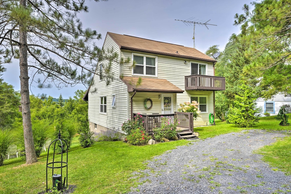 Auburn Vacation Rental Home Near Owasco Lake! view 2