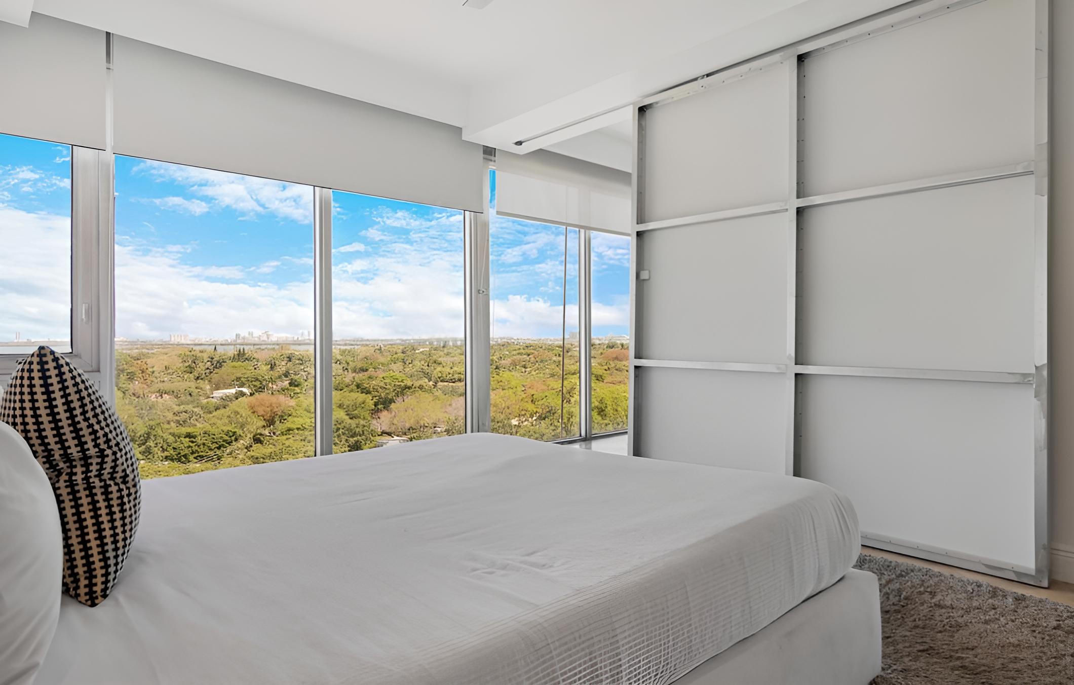 Roami at Biscayne Penthouse