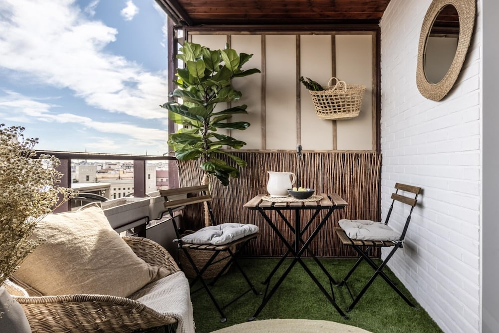 Monda - 2 Bedrooms and Terrace in Goya