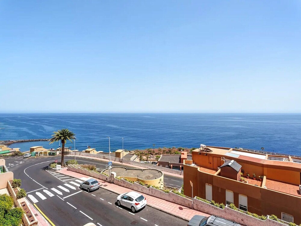 Apartment in Radazul With Stunning Sea Views
