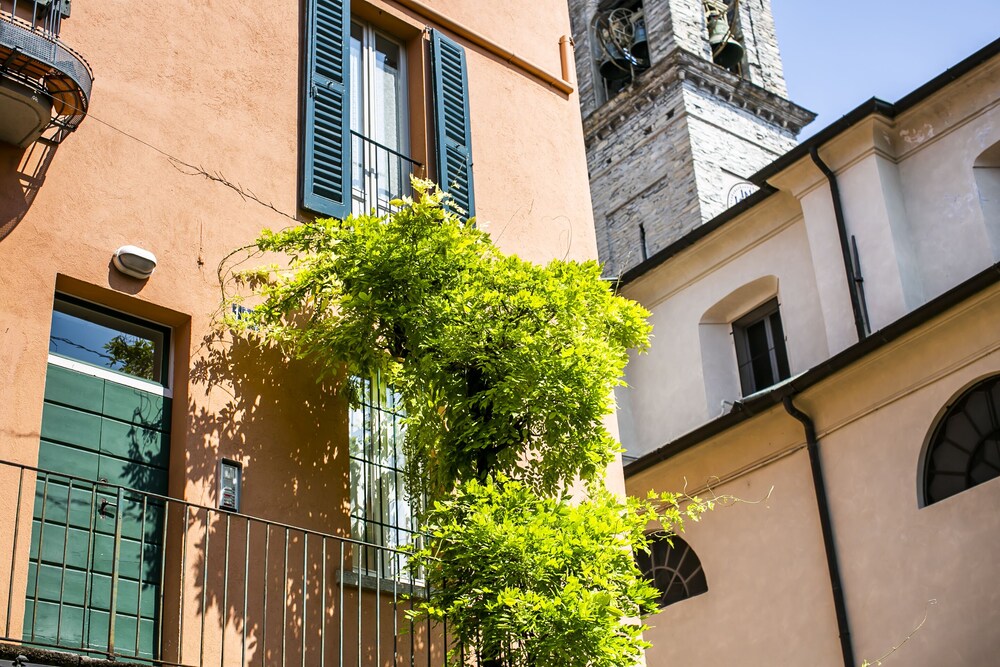 Renzo e Lucia view 5