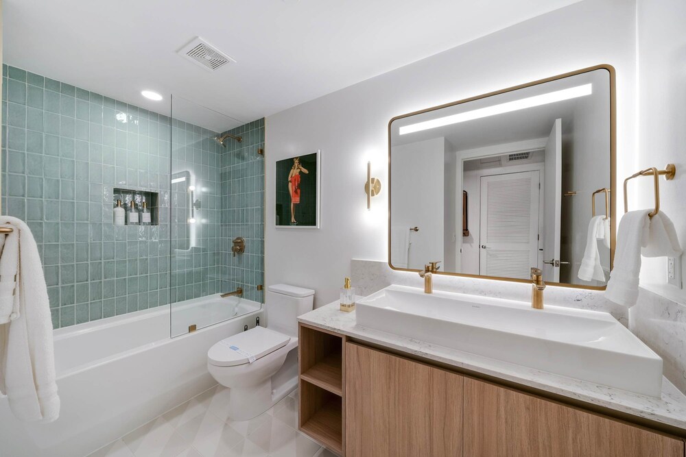 Bellini Breeze - Cozy Central Miami Pool and Gym