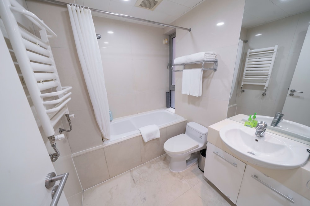 Tyms 3BR 2BA Apartment in Xujiahui
