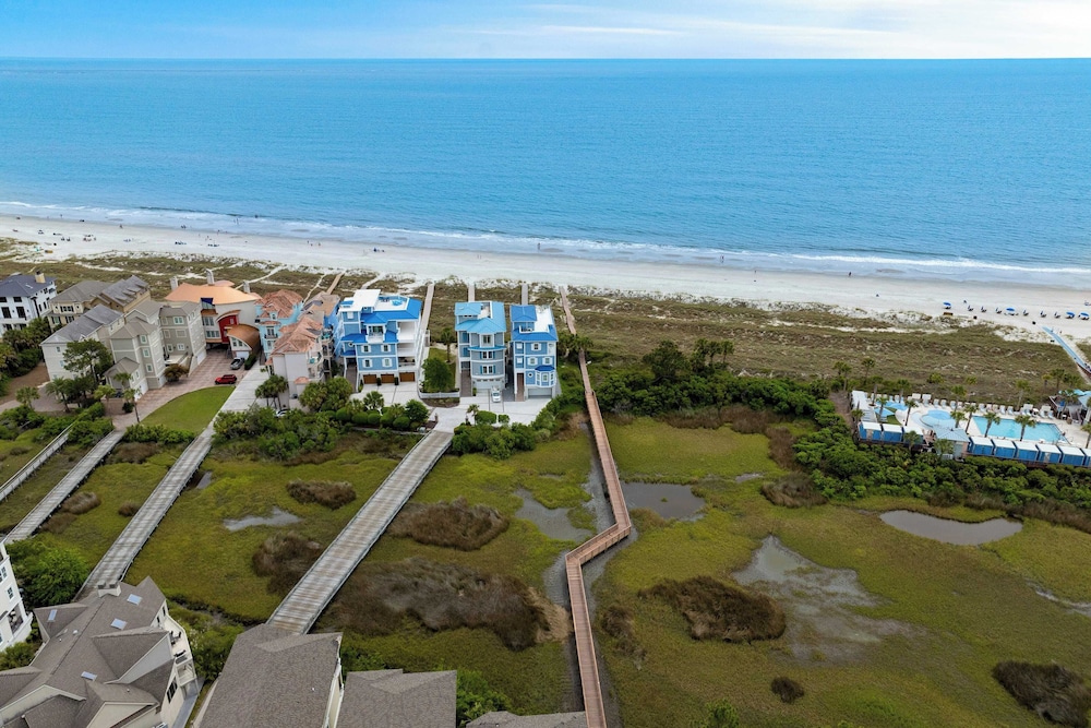 Sleeps 48, 2 Homes w/ Private Beach Access Bradley Circle Buyout by Avantstay