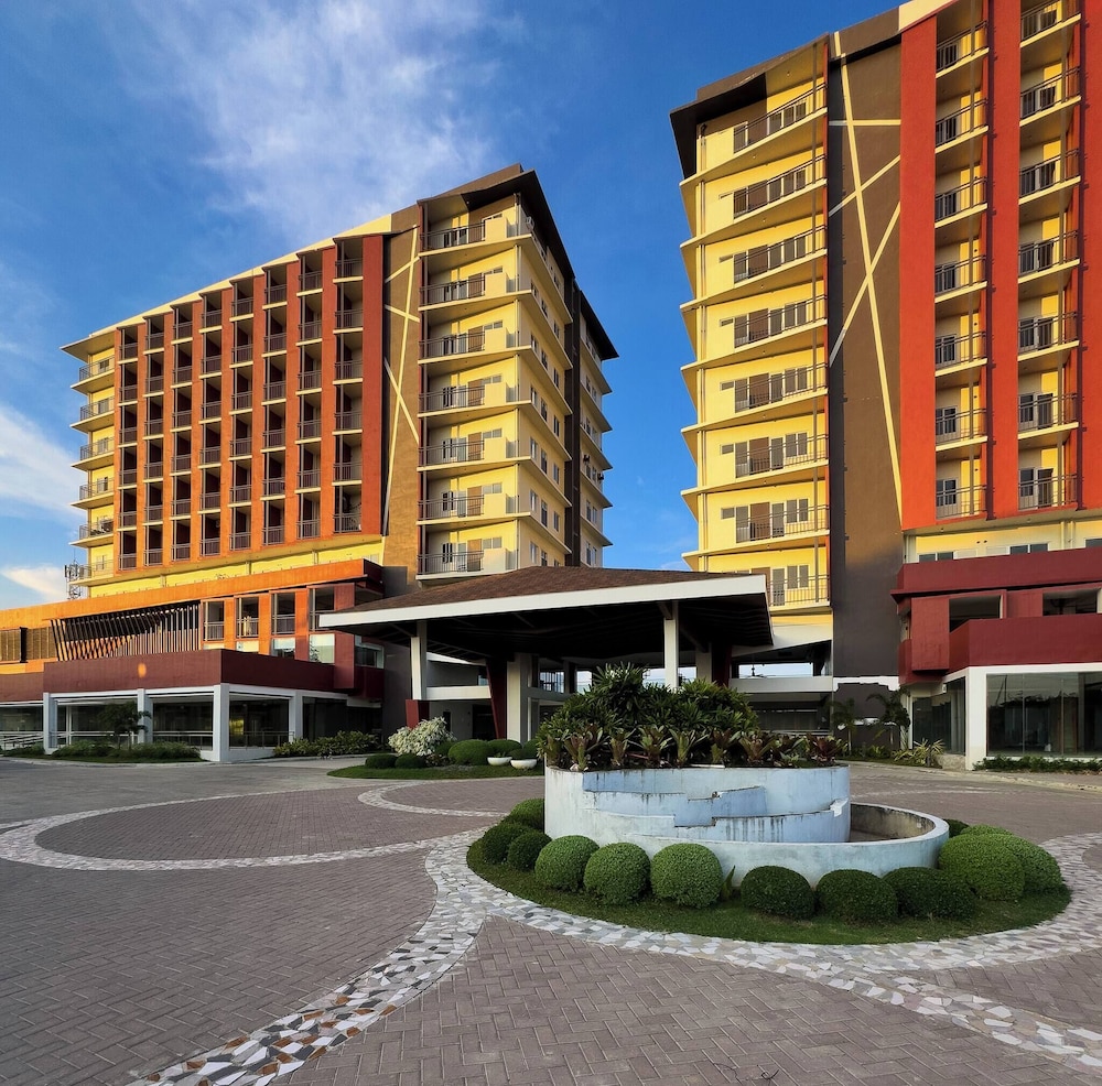 Modern Studio Poolside Balcony Near Mactan Airport