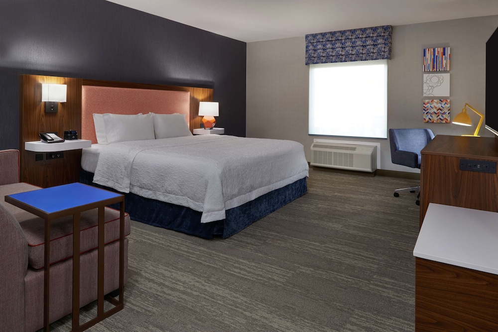 Hampton Inn  Suites by Hilton Montreal-Dorval - Property Image 28