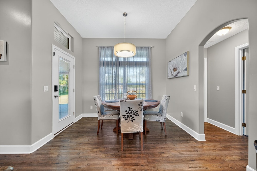 Floridays Manor 4 Bedroom Home