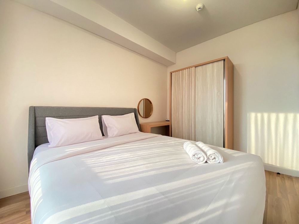 Comfy 1Br Deluxe Apartment At Landmark Residence Bandung