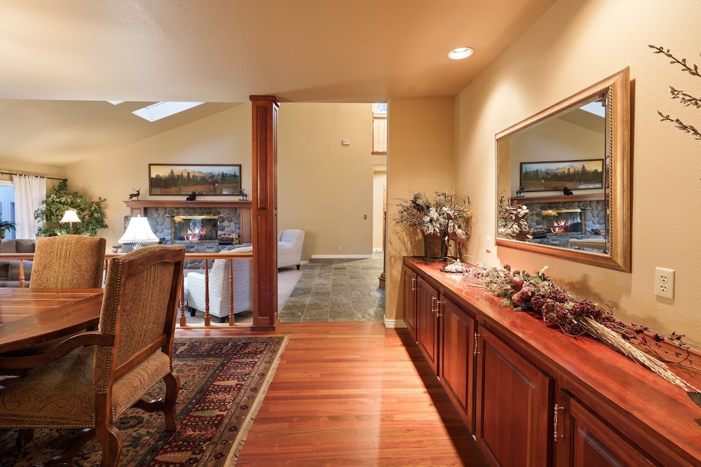 Winners Circle 30 5 Bedroom Home