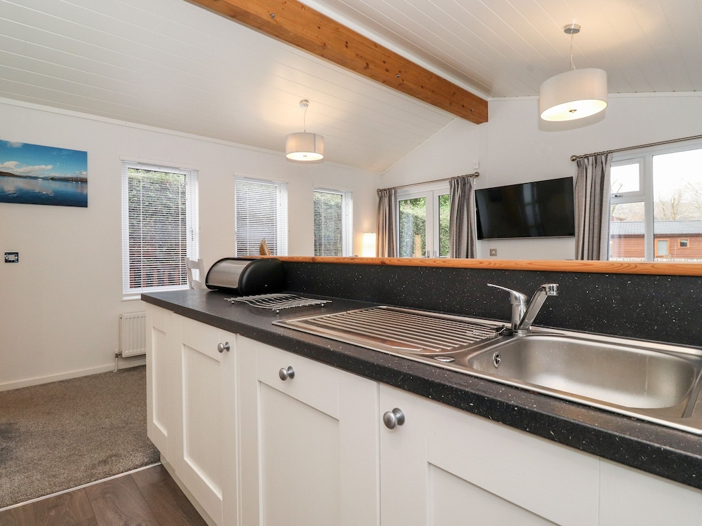 Bowness Bay Lodge