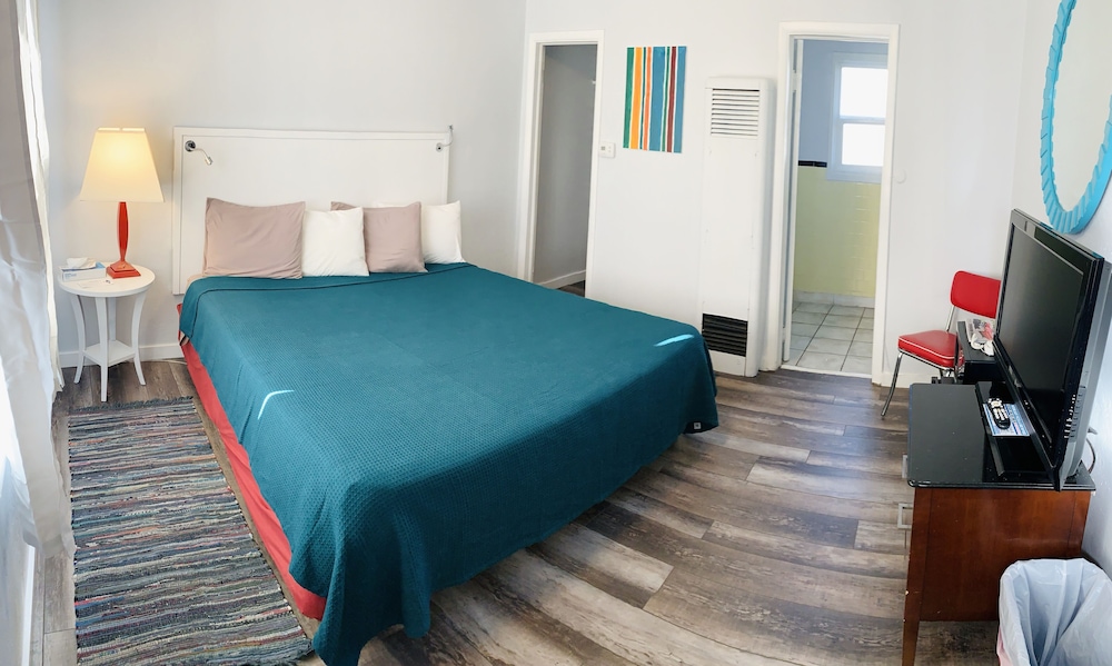 Circle R Motel