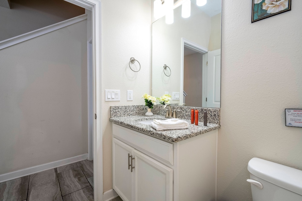 Storey Lake 4 BR With Private Pool