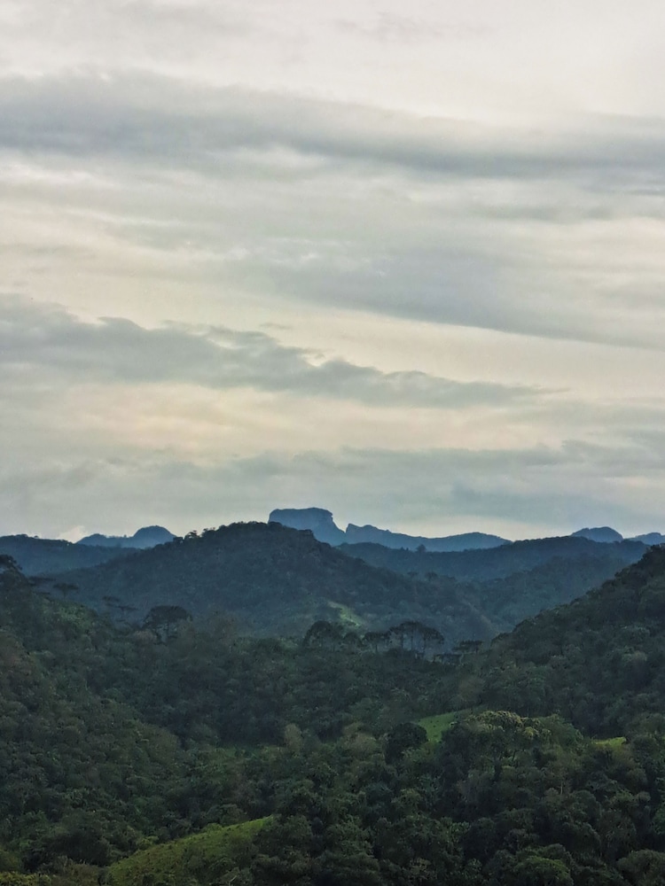 EMBAHÚ SUÍTES