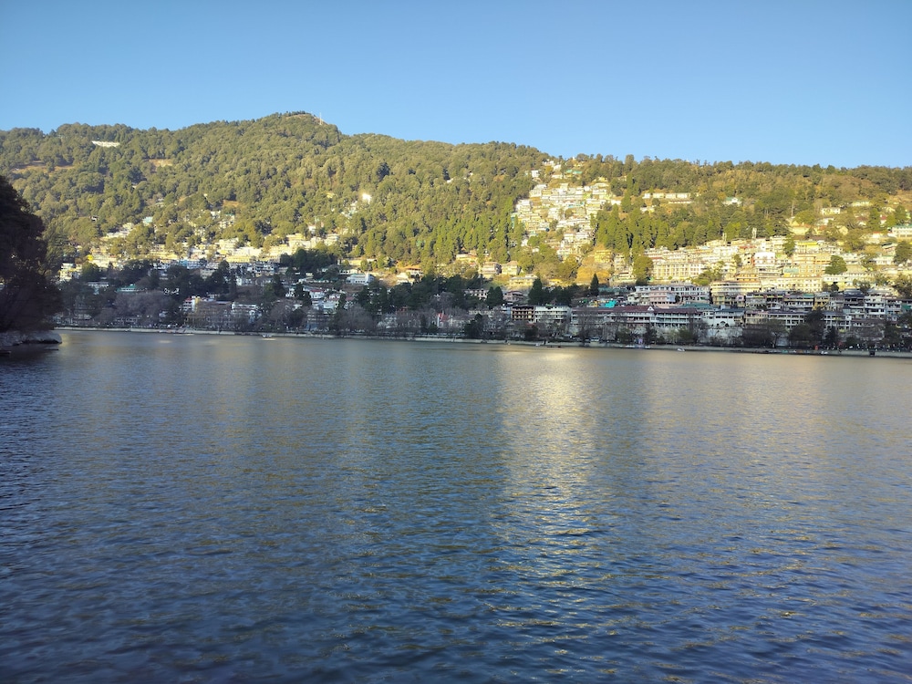 Rosastays Nainital