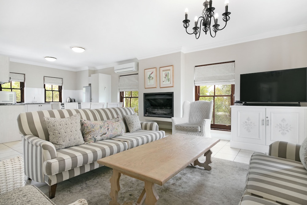 Winelands Golf Lodges at De Zalze