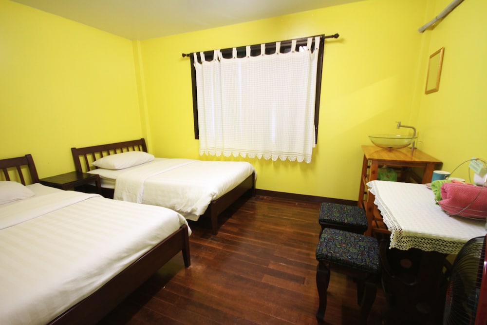 Baan Bua Homestay - Hostel