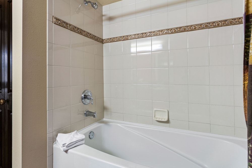 2201 - Two Bedroom Standard Eagle Springs East 2 Condo