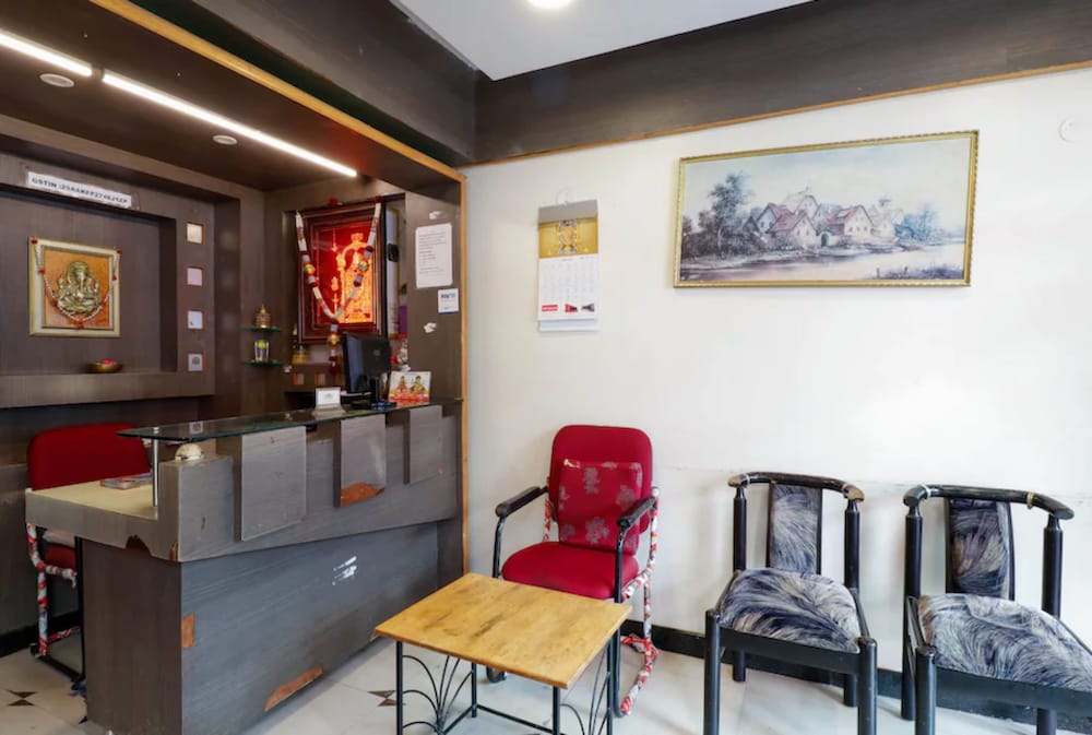 Lobby & Reception
