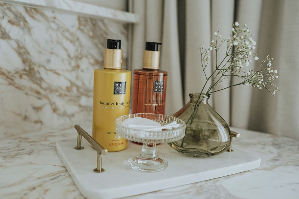 The Burgundy - Boutique B&B