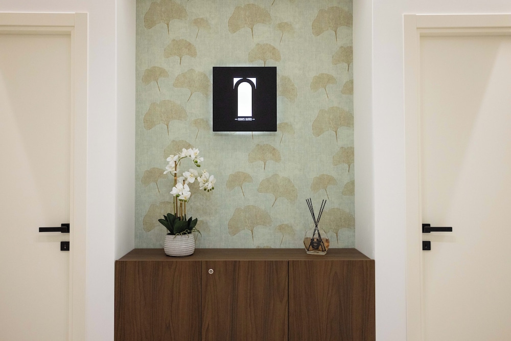 Nora's Suites photo 2